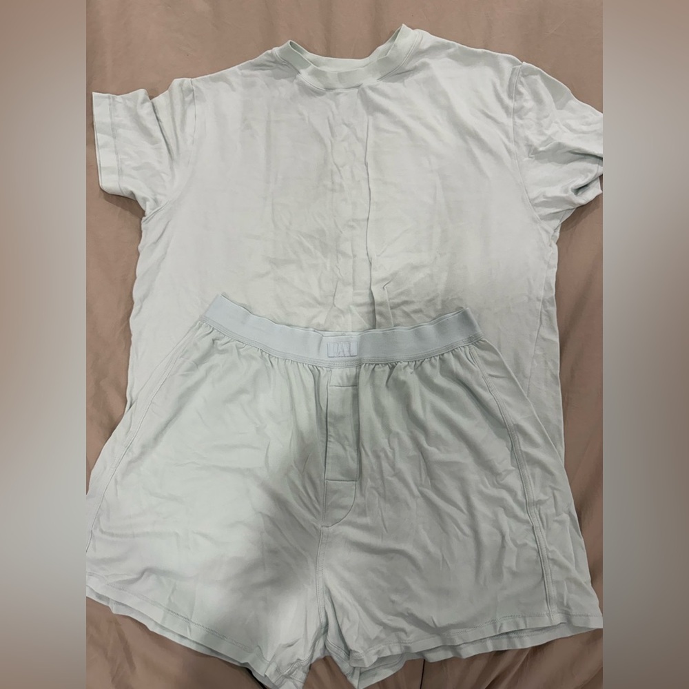 Skims - Boyfriend short sleeve tee and short set